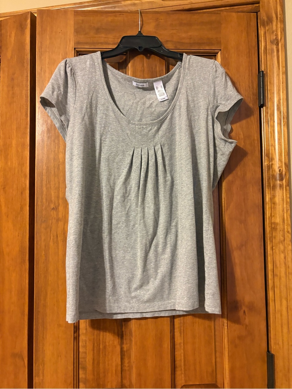 liz & co. Gray Scoop Neck Pleated Short Sleeve Top with Sparkle Sheen